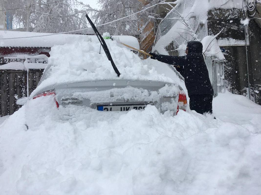 O ilimiz 55 yıllık rekorunu kırdı! Sokakta kayak yaptılar 1
